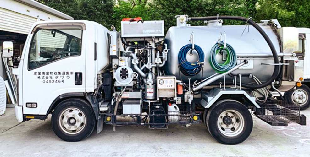 汚泥吸引車（3tダンパー）